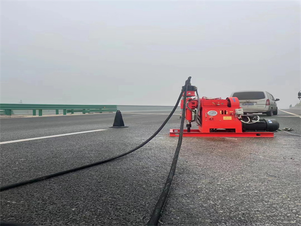 锦江马路路基路面开裂下沉注浆加固灌浆