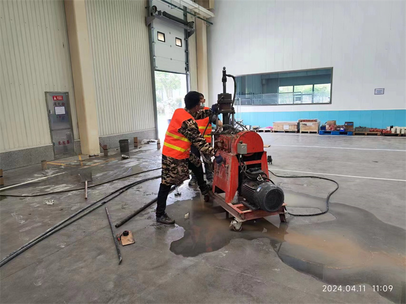 锦江厂房地面下沉塌陷注浆加固施工